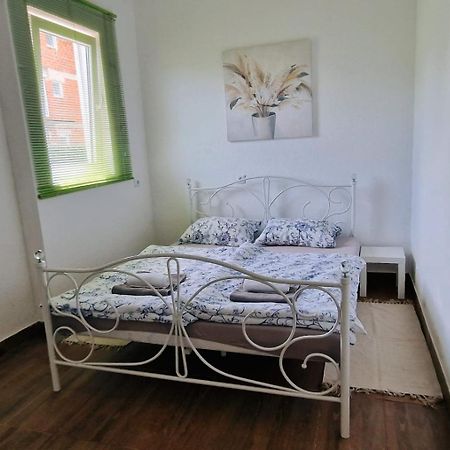 Apartman Lena Tusilovic 外观 照片