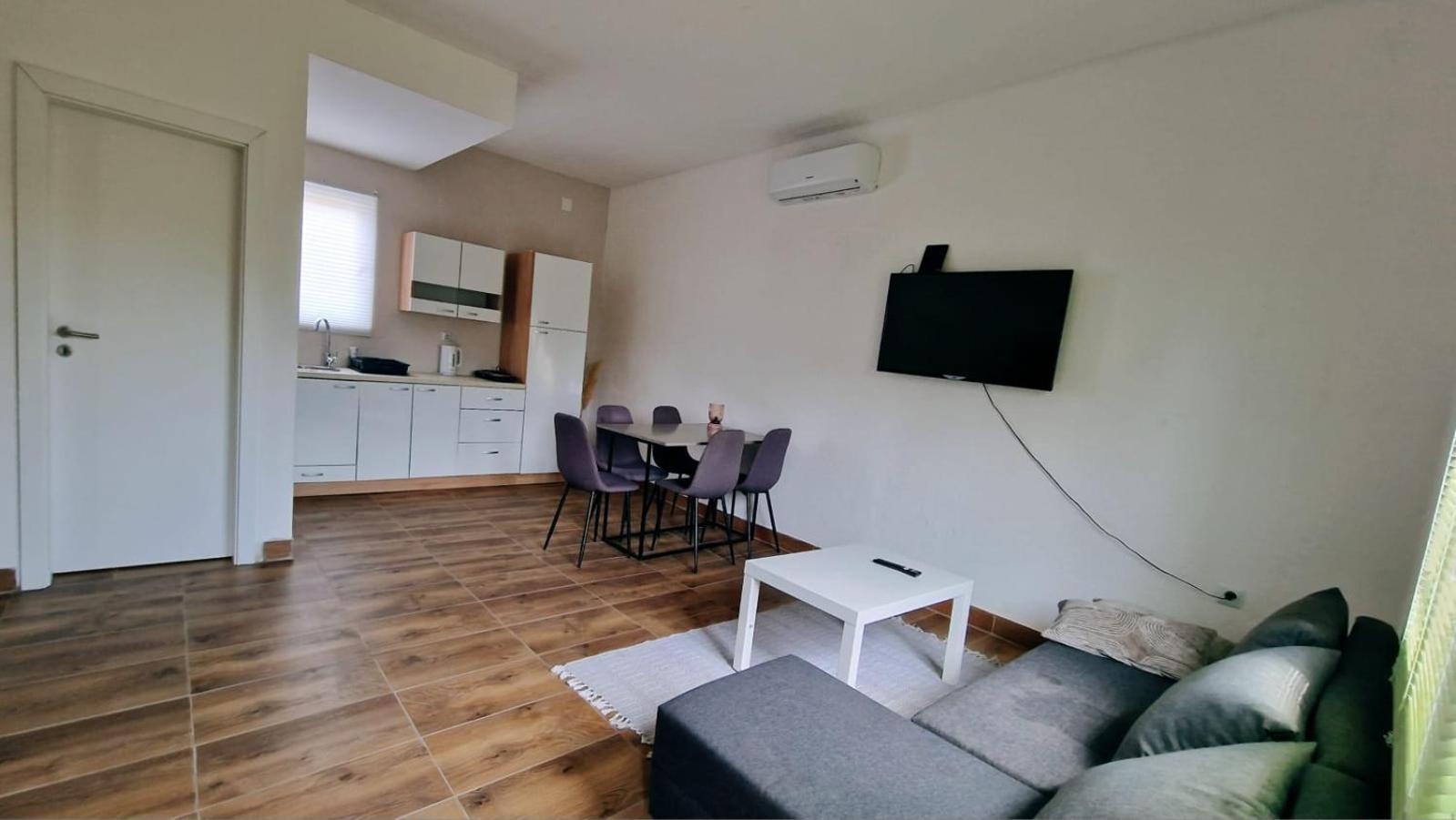Apartman Lena Tusilovic 外观 照片