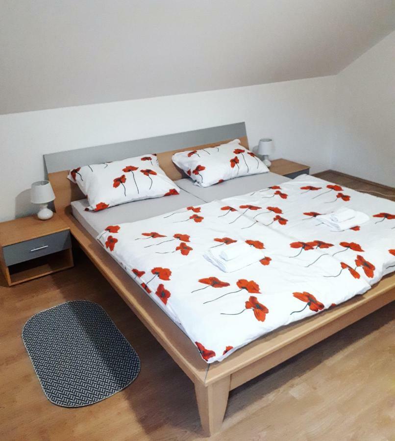 Apartman Lena Tusilovic 外观 照片