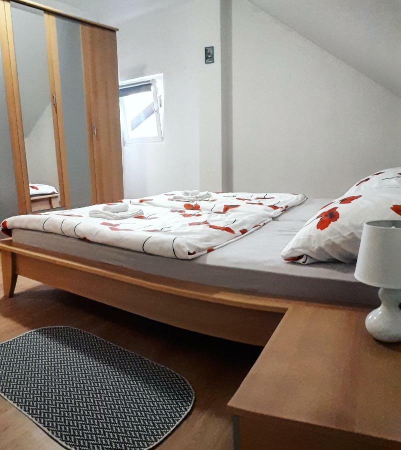 Apartman Lena Tusilovic 外观 照片